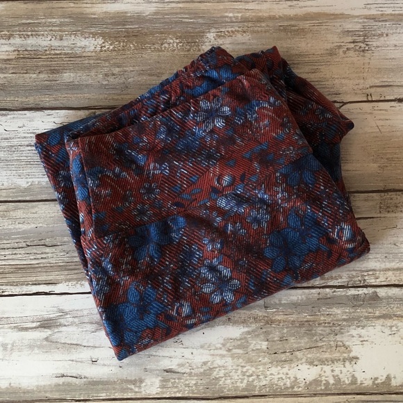 LuLaRoe Pants - 🔴3/$25🔴 🌸LulaRoe🌸 Floral Print OS Leggings LuLaRoe Pants - 🔴3/$25🔴 🌸LulaRoe🌸 Floral Print OS Leggings